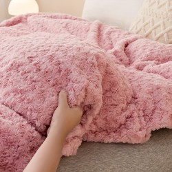 1pc フレンチスタイル ロマンチックなバラのぬいぐるみ ダブルレイヤー ブランケット、幾何学模様、柔らかな快適さ、洗濯機で洗える、リバーシブル、オールシーズン、寝具の装飾、寝室、寮、ホテルに最適、バレンタインデー、感謝祭、ファンタジーテーマのギフト、300-350g ポリエステルカバー