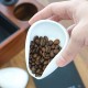 磁器製コーヒー豆計量カップ、セラミック製茶さじ、ルーズリーフティー用、湾曲した円盤本体エスプレッソマシンアクセサリー